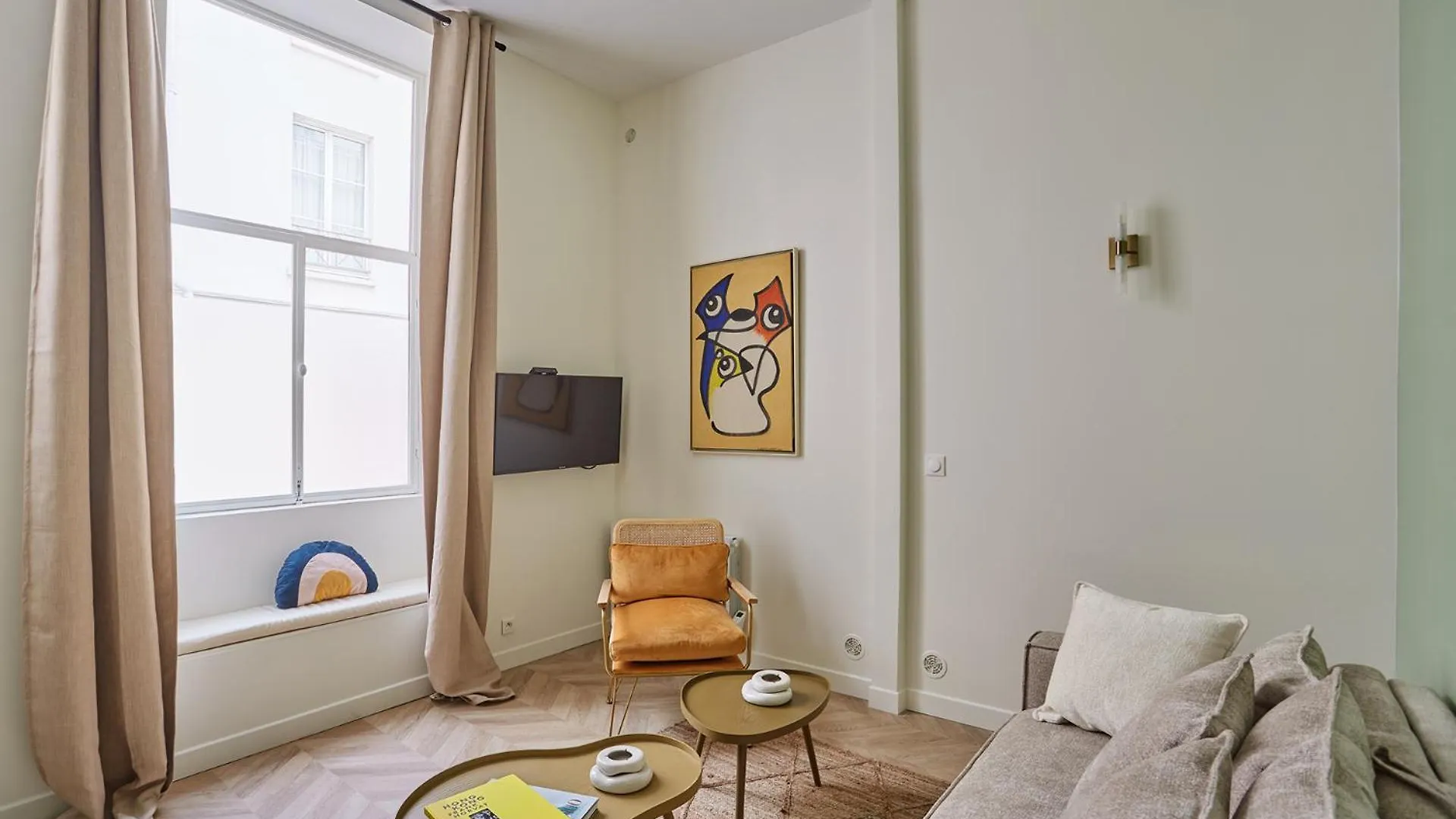 Apartment Saint Germain Des Pres By Studio Prestige Paris