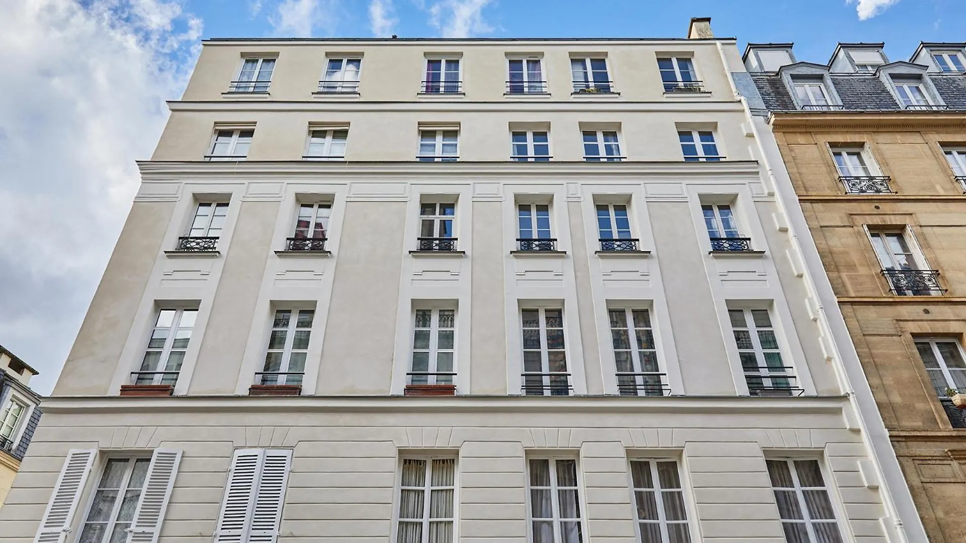 Apartment Saint Germain Des Pres By Studio Prestige Paris